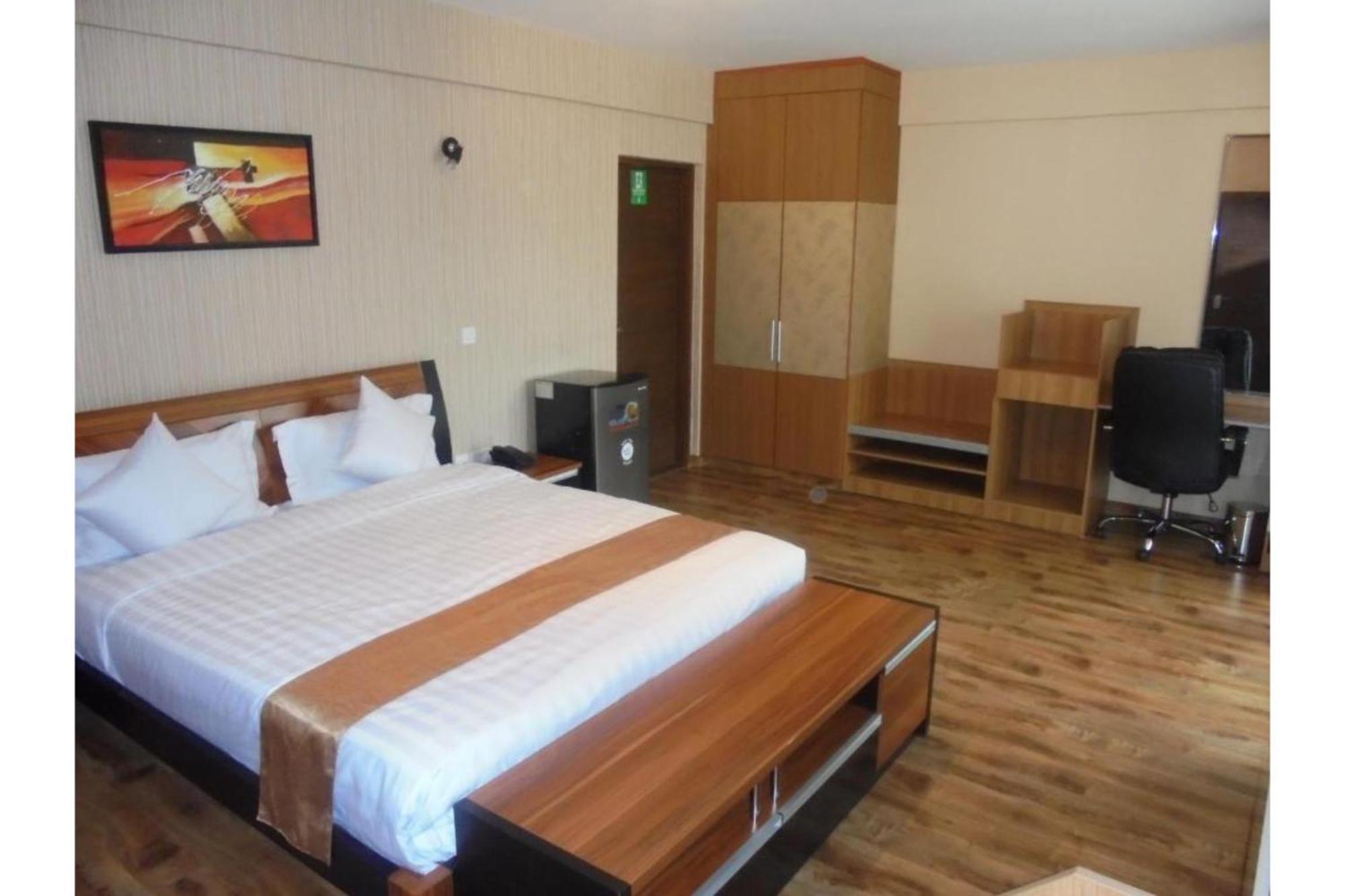 We Hotel & Suites Nairobi Exterior foto