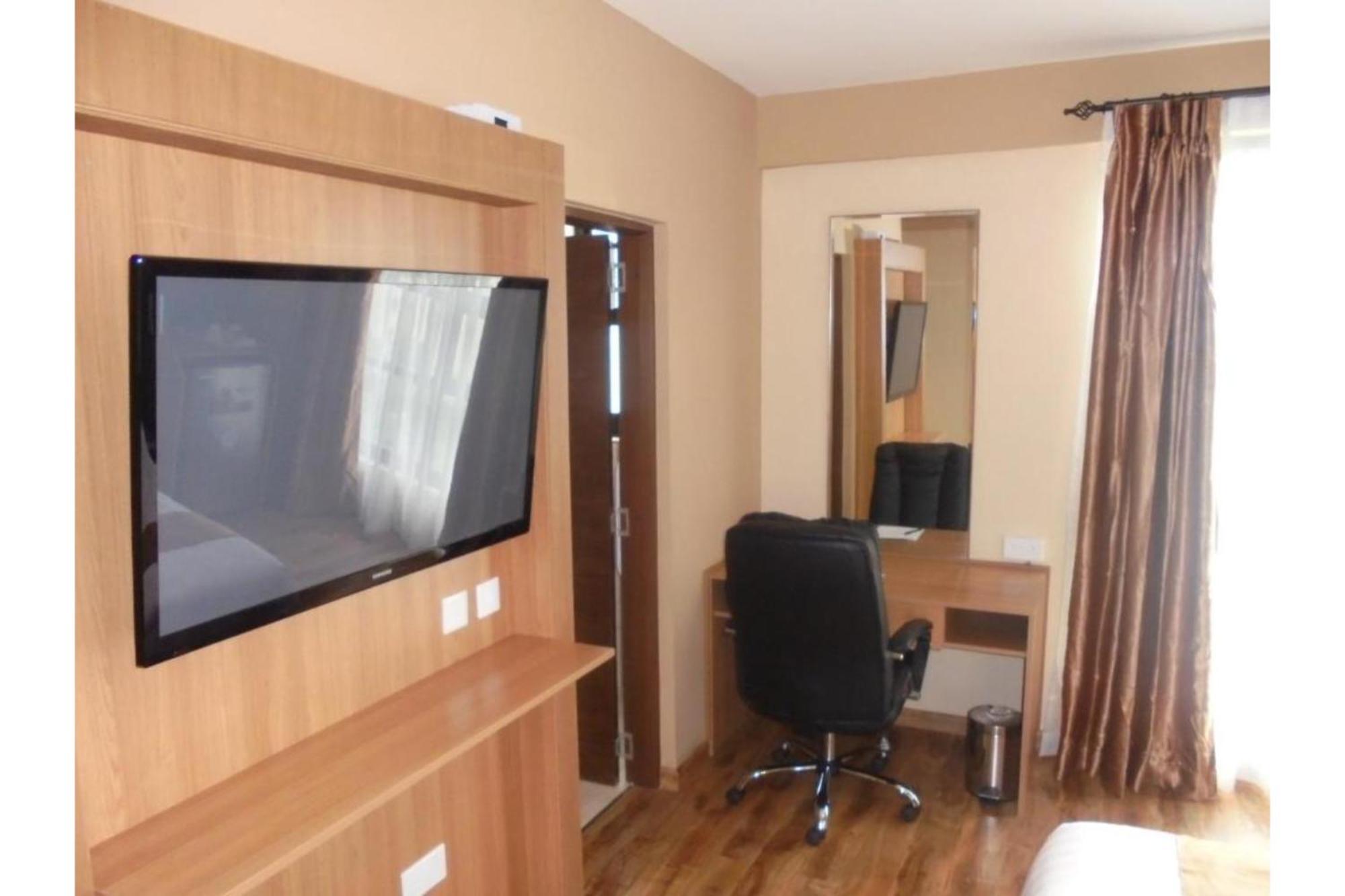We Hotel & Suites Nairobi Exterior foto